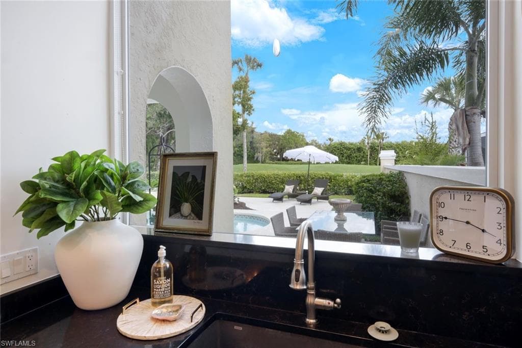 211 Via Napoli, NAPLES FL 34105-13