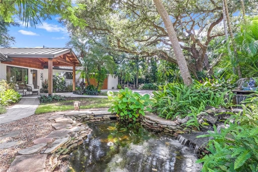 9856 Tonya CT, BONITA SPRINGS FL 34135-27