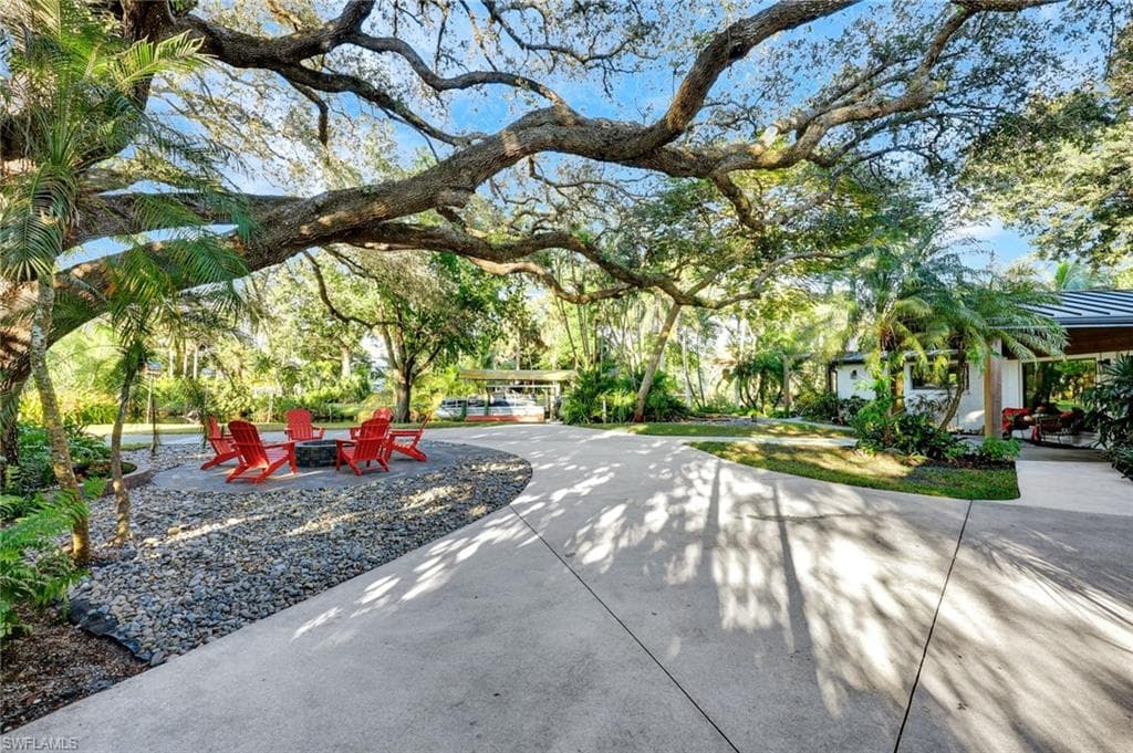 9856 Tonya CT, BONITA SPRINGS FL 34135-39