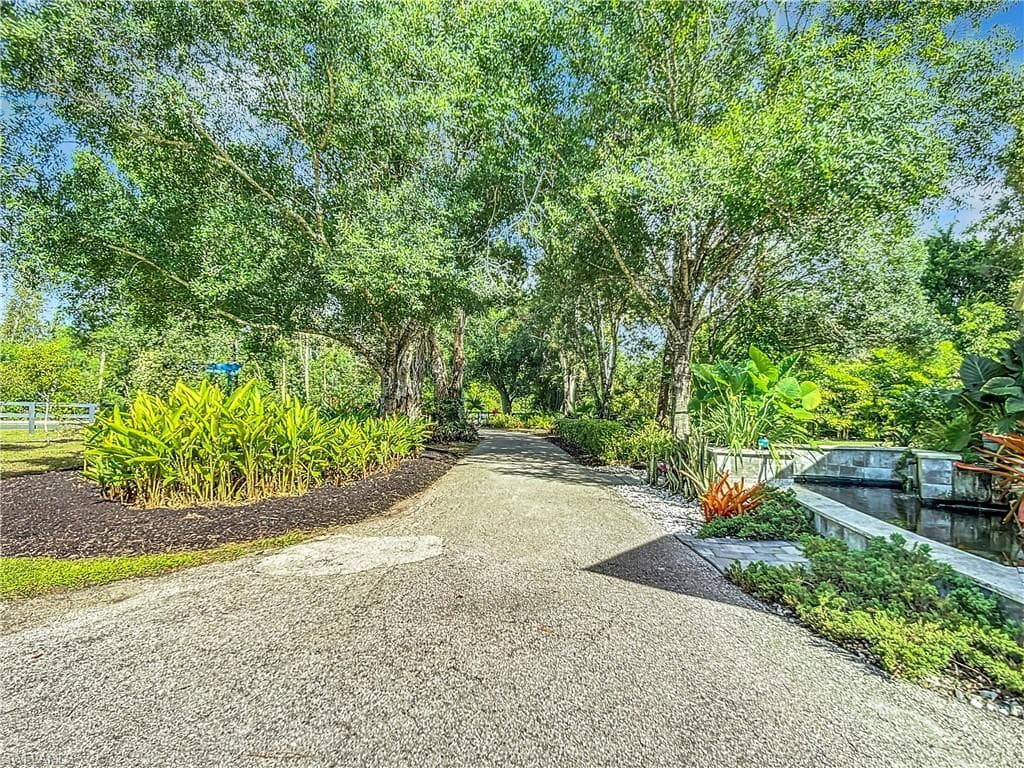 15711 Anderson LN, FORT MYERS FL 33912-1