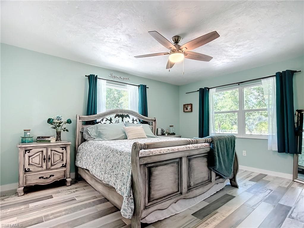 15711 Anderson LN, FORT MYERS FL 33912-11