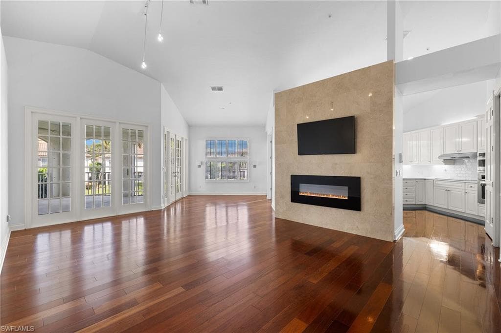 156 Colonade CIR # 1107, NAPLES FL 34103-1