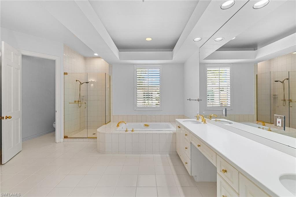 156 Colonade CIR # 1107, NAPLES FL 34103-21