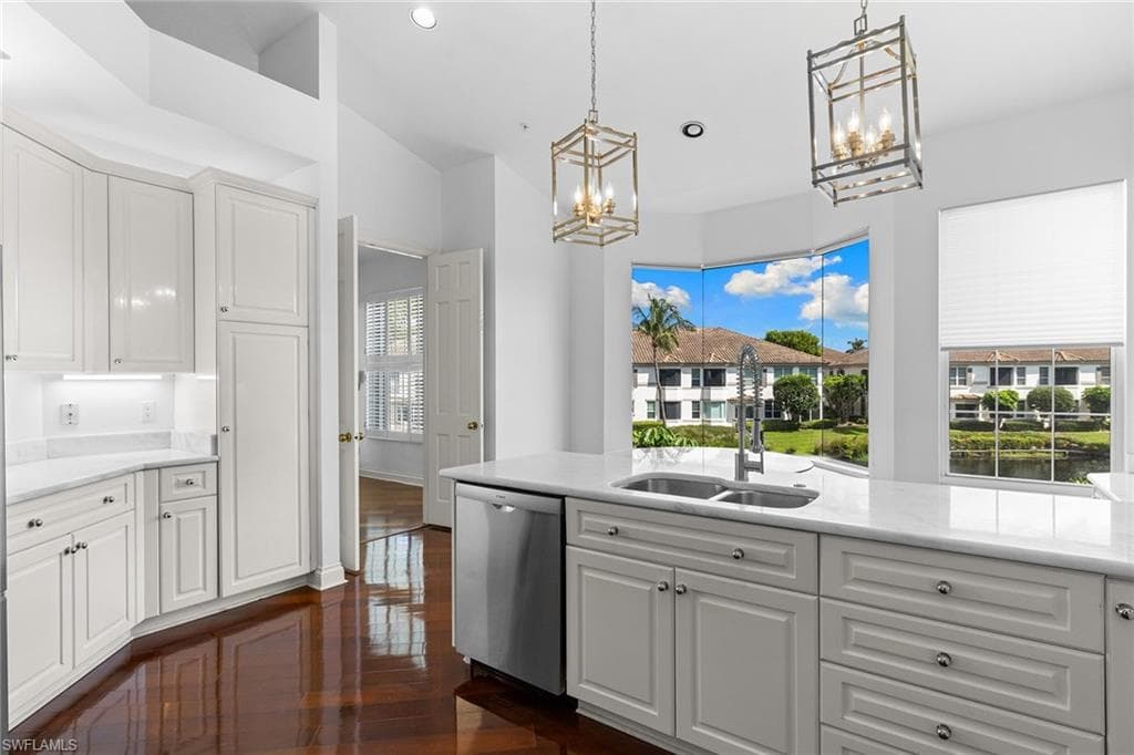 156 Colonade CIR # 1107, NAPLES FL 34103-8