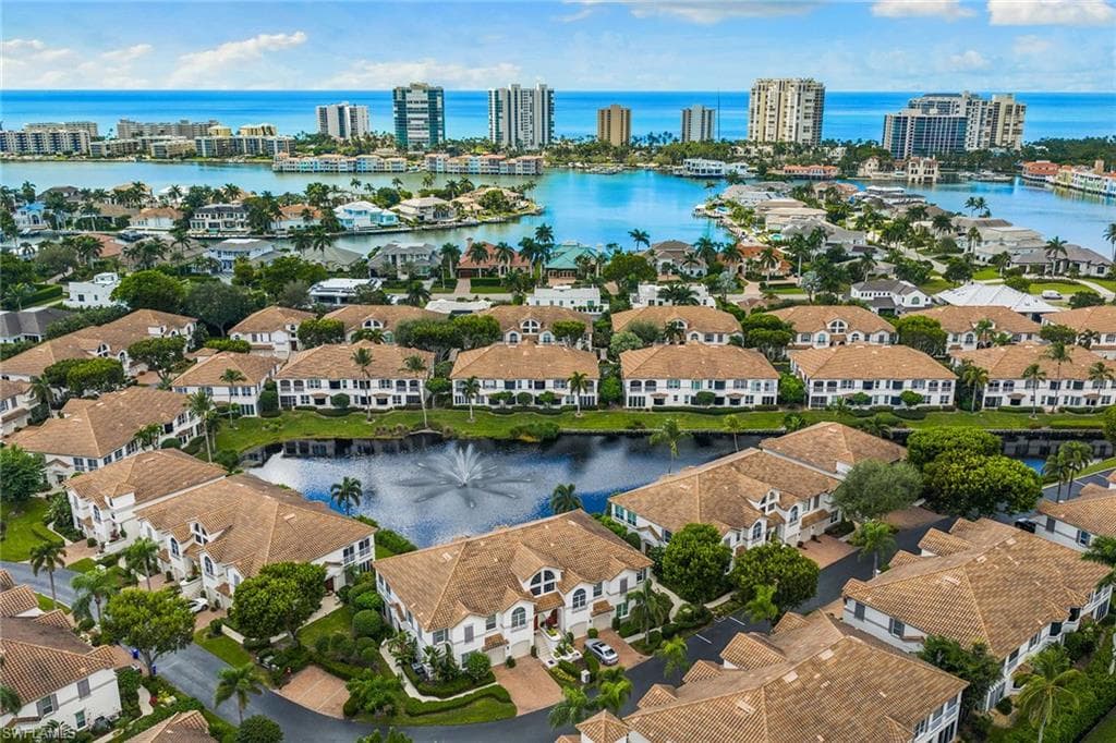 156 Colonade CIR # 1107, NAPLES FL 34103-36