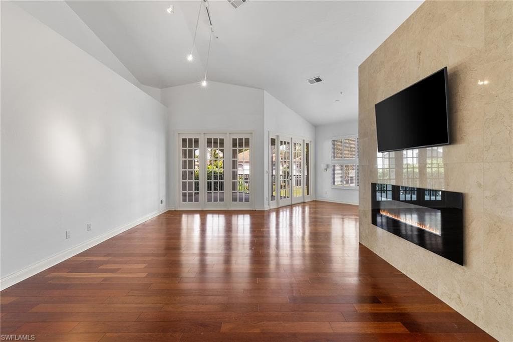 156 Colonade CIR # 1107, NAPLES FL 34103-3