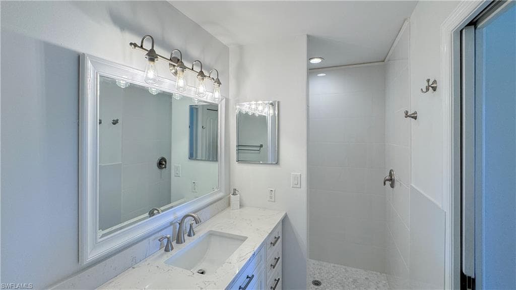 20781 Country Creek DR # 1615, ESTERO FL 33928-11