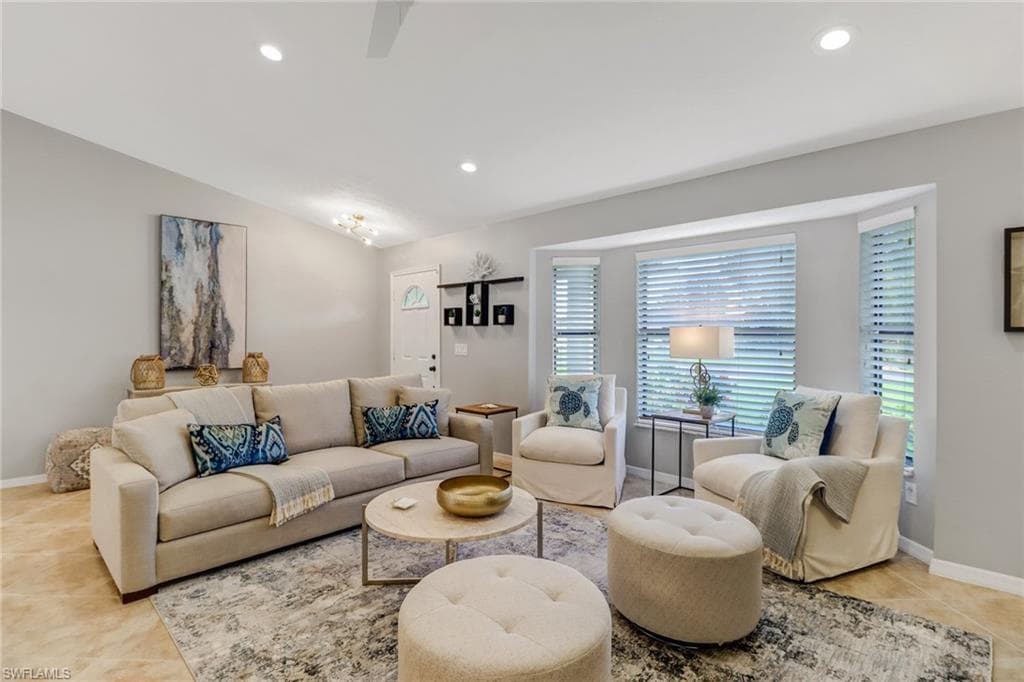 186 Wickliffe DR, NAPLES FL 34110-5