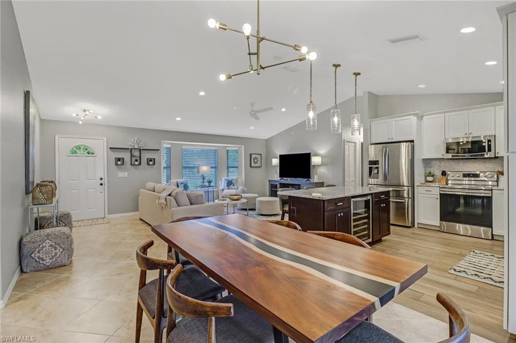 186 Wickliffe DR, NAPLES FL 34110-17