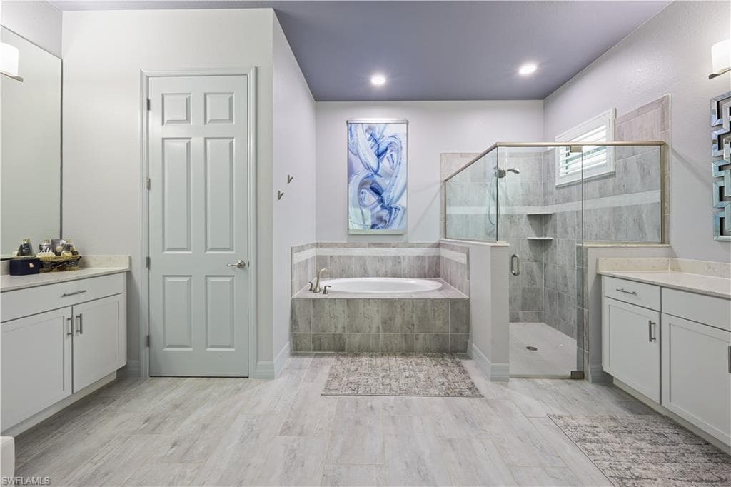 2098 Antigua LN, NAPLES FL 34120-17