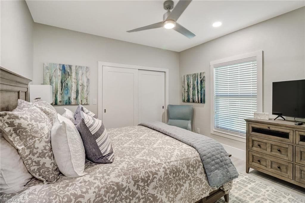 28070 Winthrop CIR, BONITA SPRINGS FL 34134-16