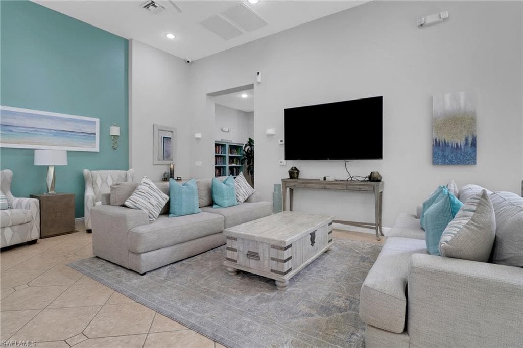 4500 Botanical Place CIR # 101, NAPLES FL 34112-32