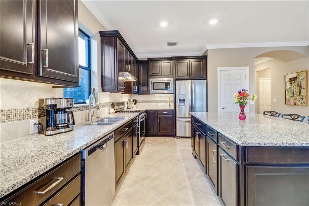 7567 Winding Cypress DR, NAPLES FL 34114-8