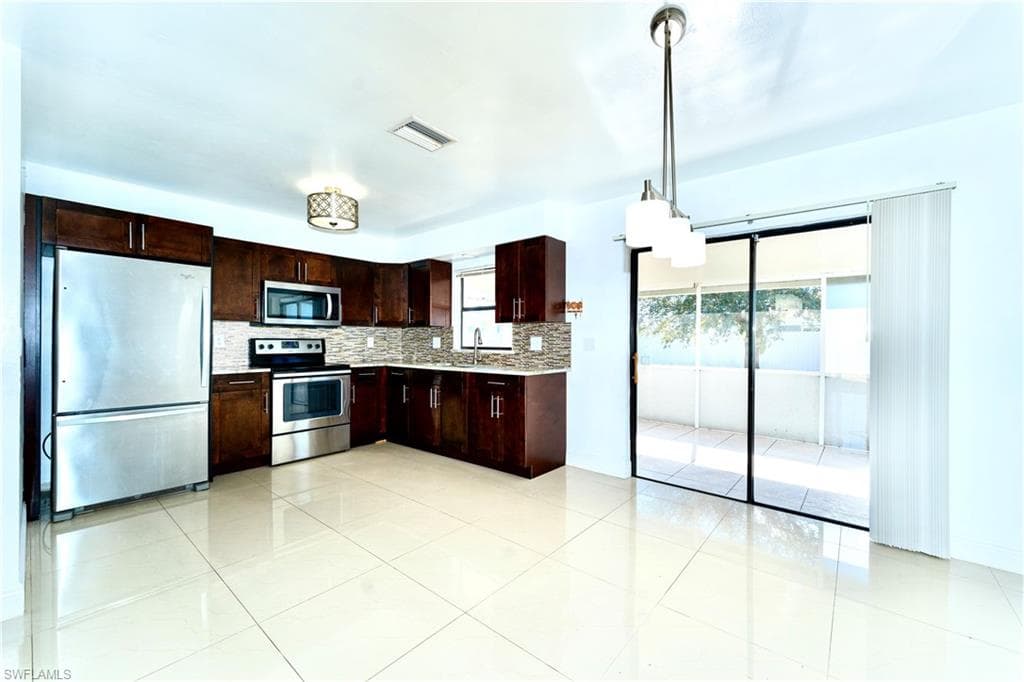 224 NE 9th TER-5