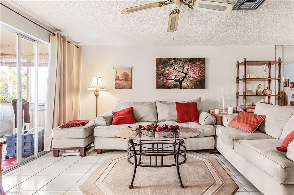 5579 Rattlesnake Hammock RD # B9, NAPLES FL 34113-6