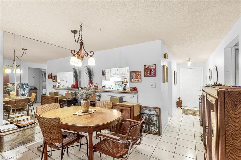 5579 Rattlesnake Hammock RD # B9, NAPLES FL 34113-2