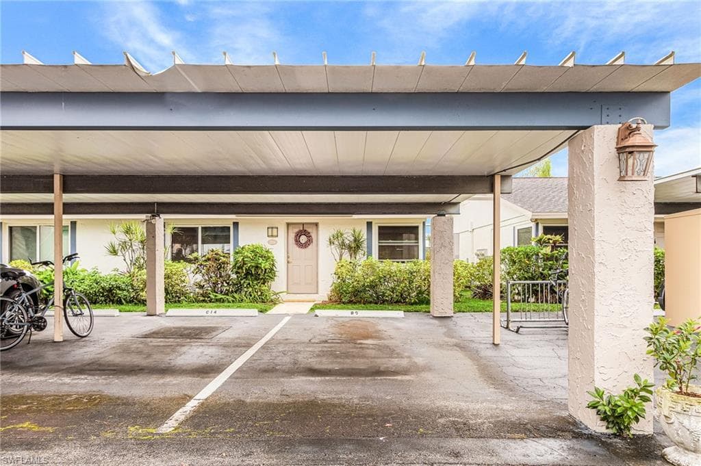 5579 Rattlesnake Hammock RD # B9, NAPLES FL 34113-19