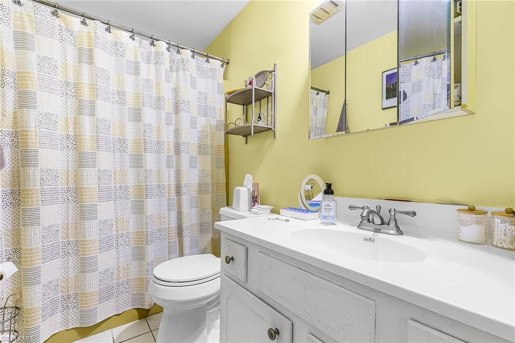 5579 Rattlesnake Hammock RD # B9, NAPLES FL 34113-13