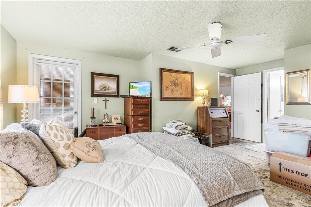 5579 Rattlesnake Hammock RD # B9, NAPLES FL 34113-10