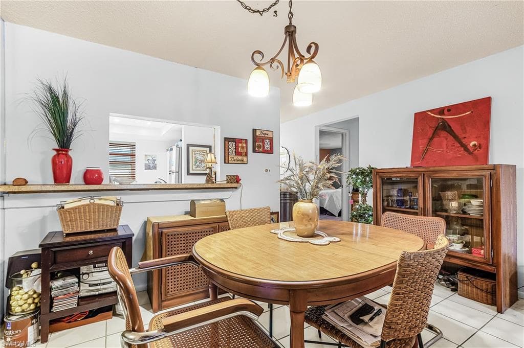 5579 Rattlesnake Hammock RD # B9, NAPLES FL 34113-3