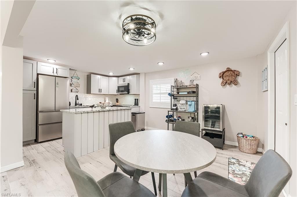 114 Lovers LN, FORT MYERS BEACH FL 33931-27