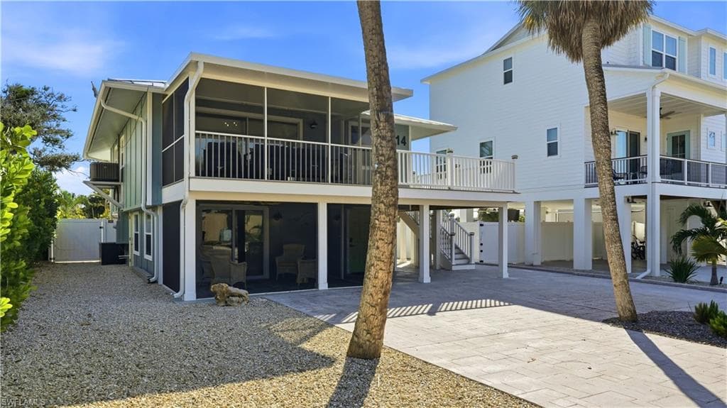 114 Lovers LN, FORT MYERS BEACH FL 33931-37