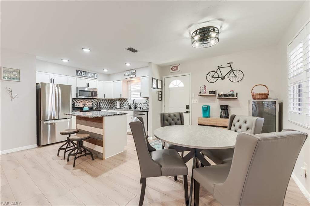 114 Lovers LN, FORT MYERS BEACH FL 33931-28