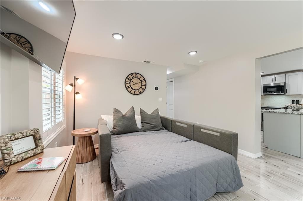 114 Lovers LN, FORT MYERS BEACH FL 33931-7