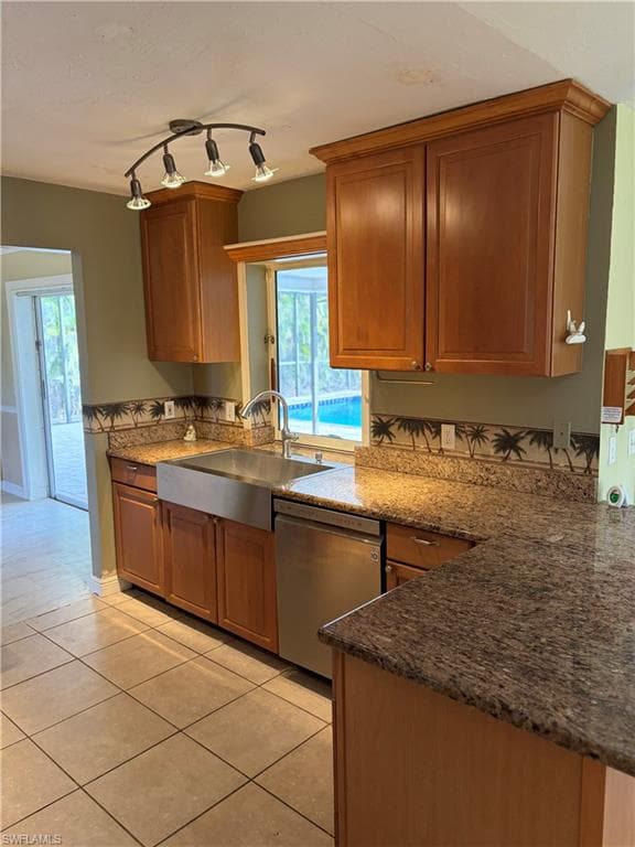 240 E Mariana AVE, NORTH FORT MYERS FL 33917-12