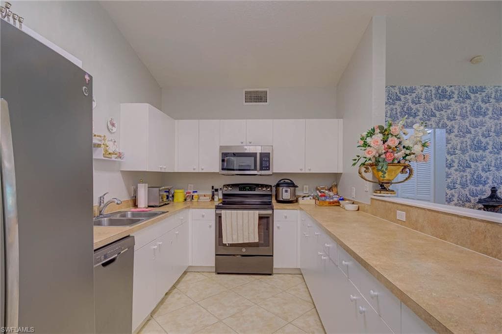 1050 Hancock Creek South BLVD # 203, CAPE CORAL FL 33909-7