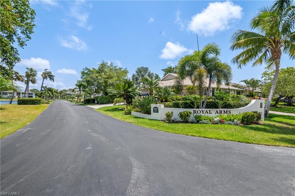 105 GEORGETOWN BLVD # 105, NAPLES FL 34112-22