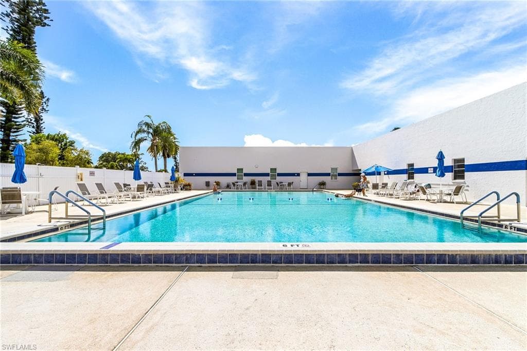 6894 Sandtrap DR # 4, FORT MYERS FL 33919-24