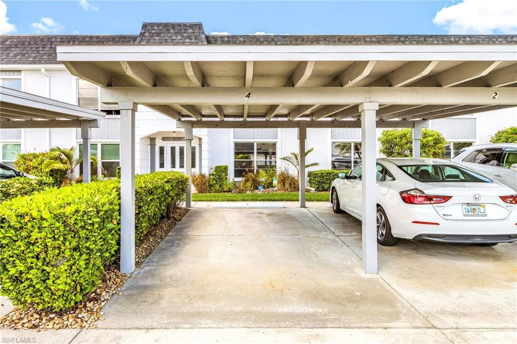 6894 Sandtrap DR # 4, FORT MYERS FL 33919-1