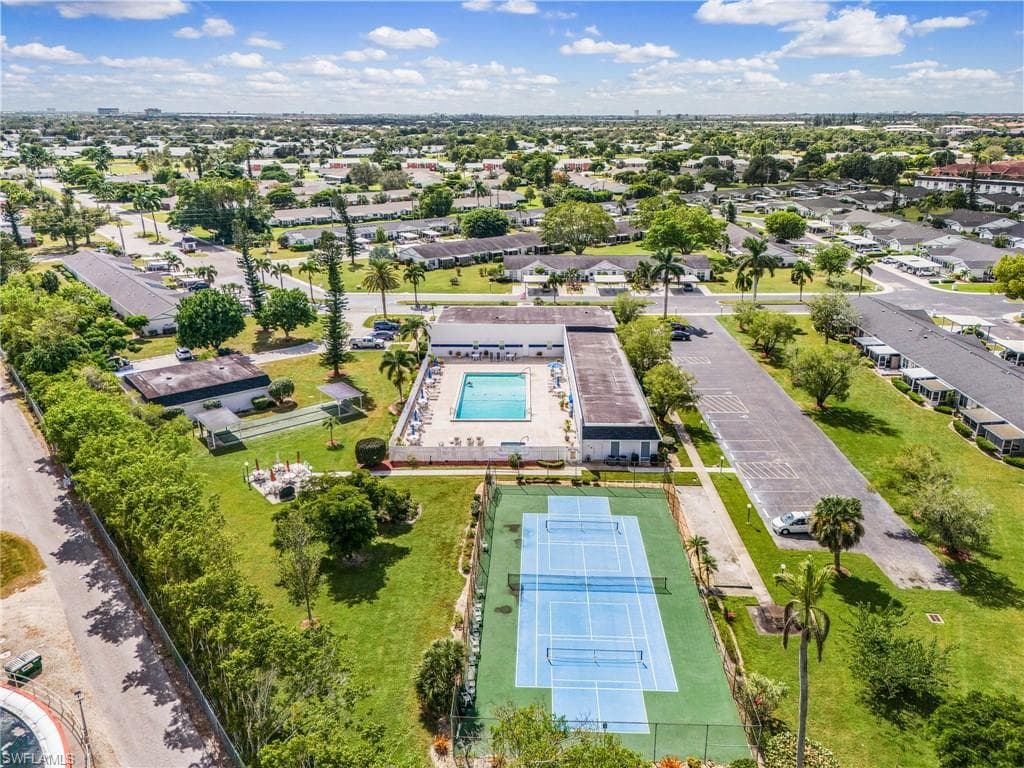 6894 Sandtrap DR # 4, FORT MYERS FL 33919-28