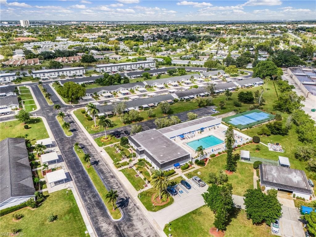 6894 Sandtrap DR # 4, FORT MYERS FL 33919-27