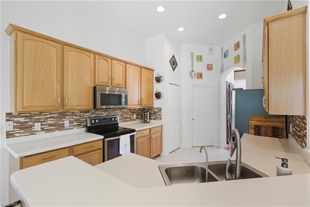 9836 Los Altos CT, FORT MYERS FL 33919-16