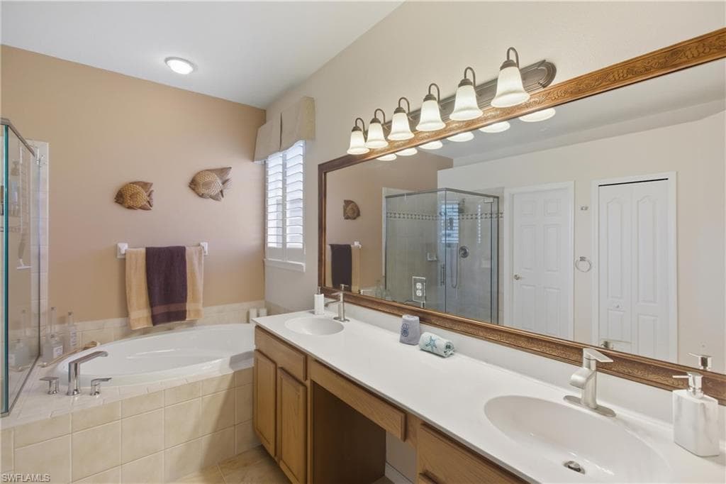 9836 Los Altos CT, FORT MYERS FL 33919-31