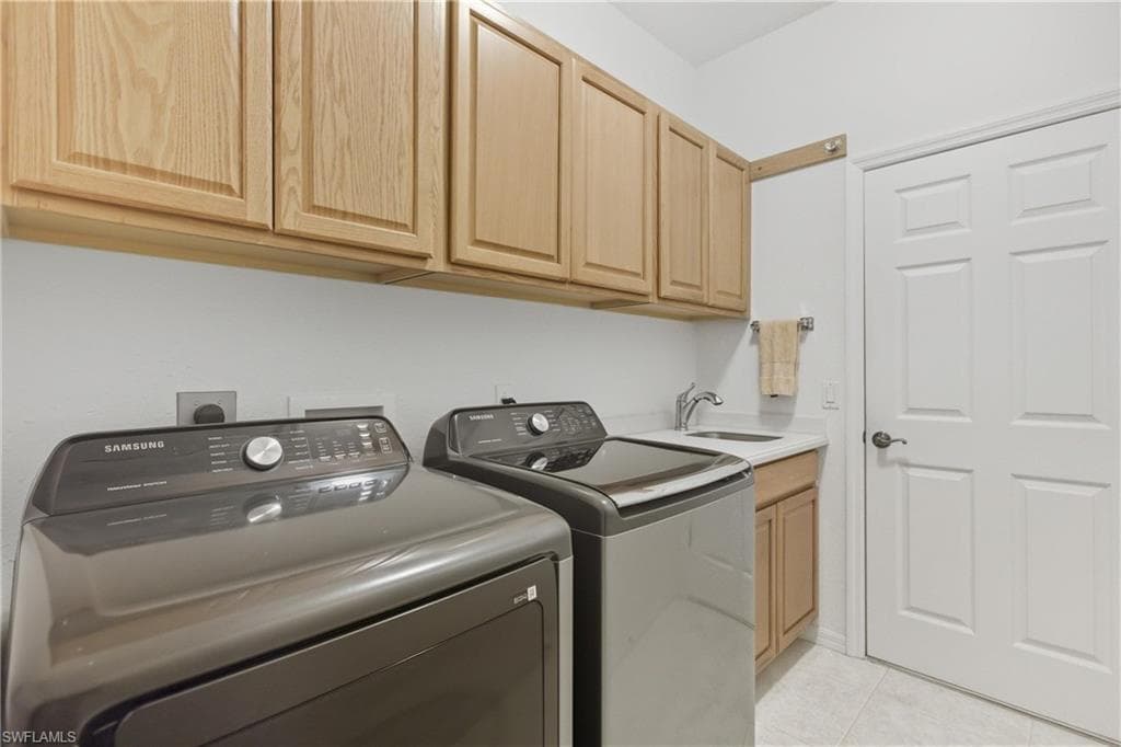 9836 Los Altos CT, FORT MYERS FL 33919-32
