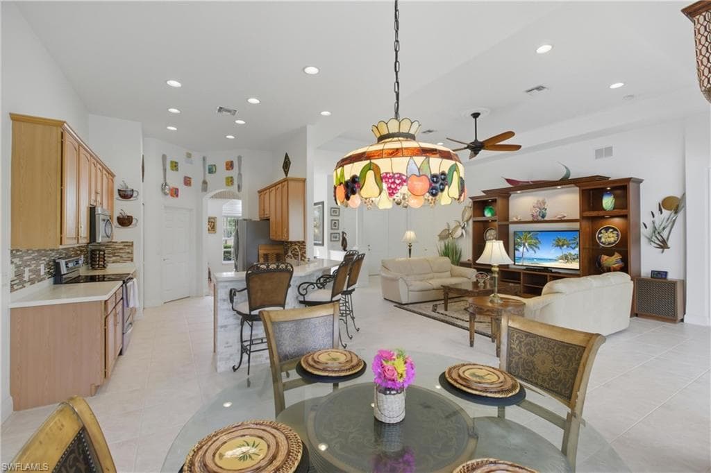 9836 Los Altos CT, FORT MYERS FL 33919-20