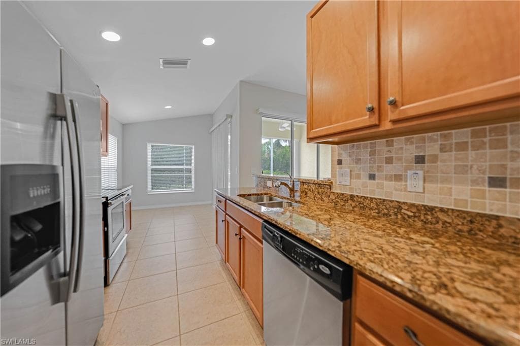 2457 Hopefield CT, CAPE CORAL FL 33991-3