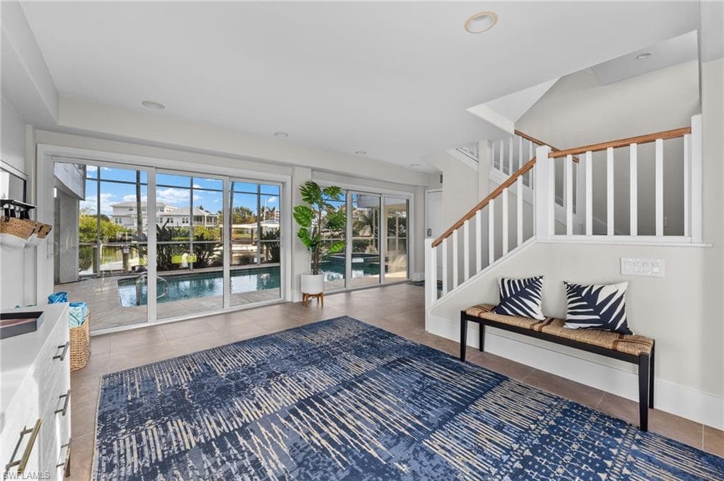 1730 Jewel Box DR-4