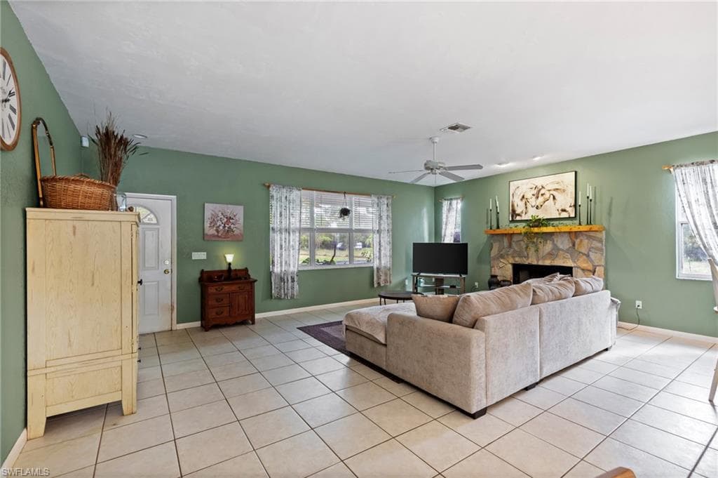 22931 Williams DR, NORTH FORT MYERS FL 33917-2