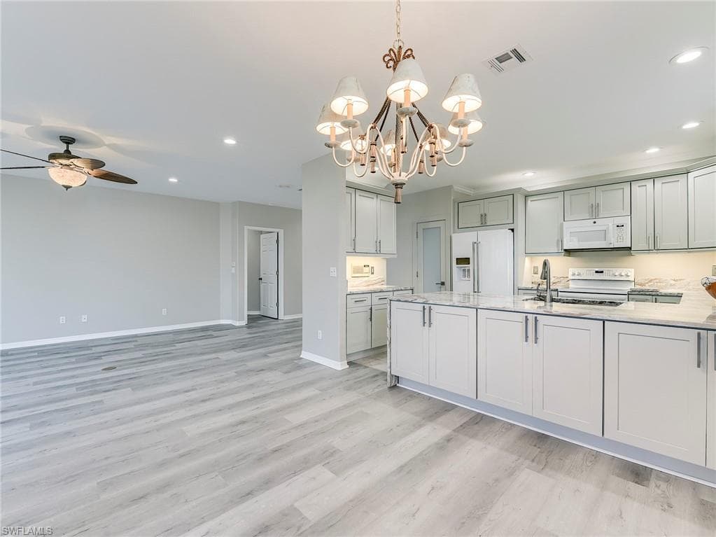 8471 Southbridge DR # 1, ESTERO FL 33967-5