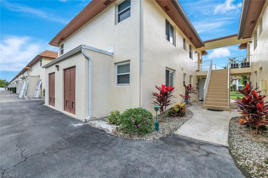 1155 Sandpiper ST # A7, NAPLES FL 34102-21