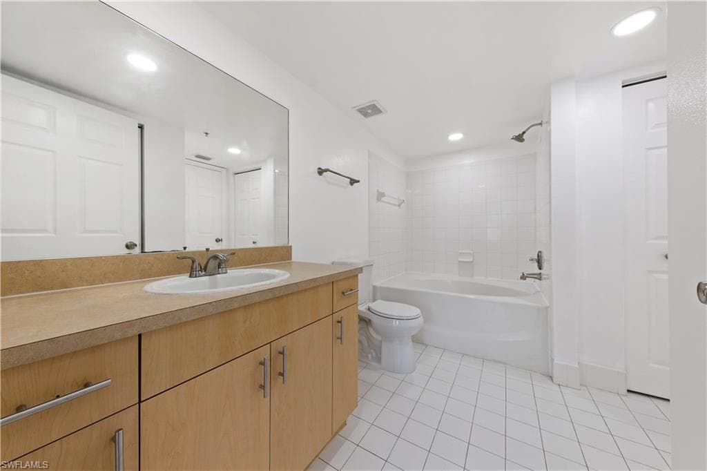 8687 River Homes LN # 4307, BONITA SPRINGS FL 34135-8