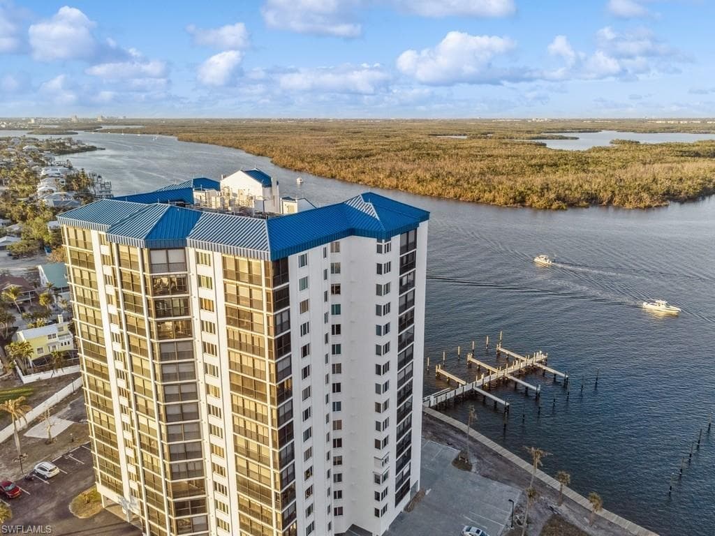 4753 Estero BLVD 804-29
