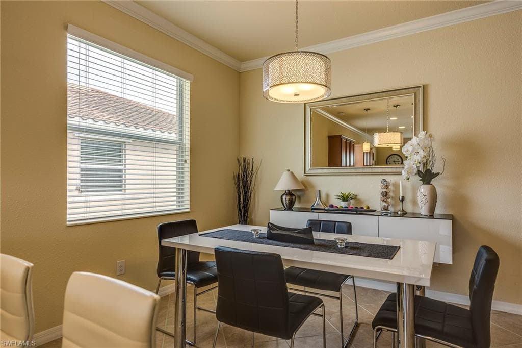 14796 Canton CT, NAPLES FL 34114-8