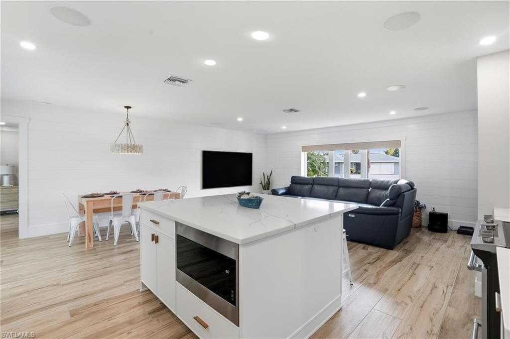 6163 Plumosa AVE, FORT MYERS FL 33908-16