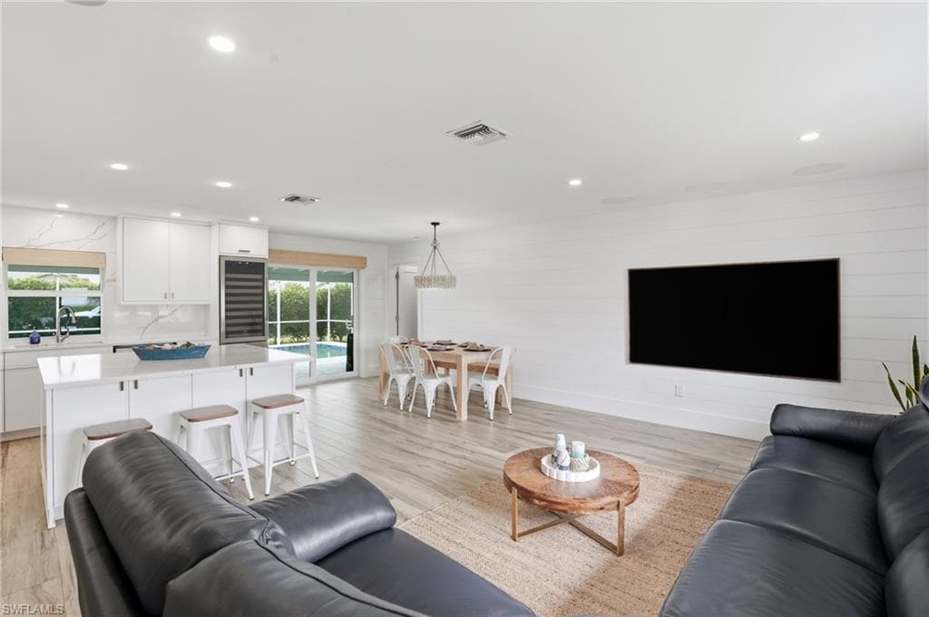 6163 Plumosa AVE, FORT MYERS FL 33908-11