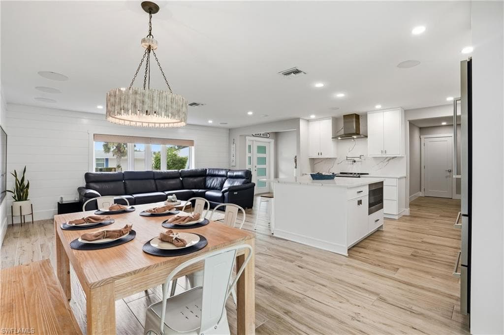 6163 Plumosa AVE, FORT MYERS FL 33908-19